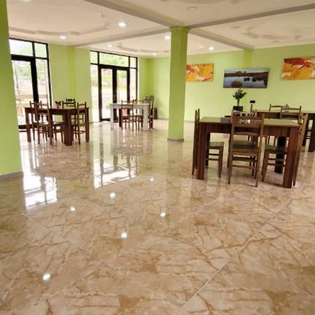 Guest House Guli Mestia Bagian luar foto