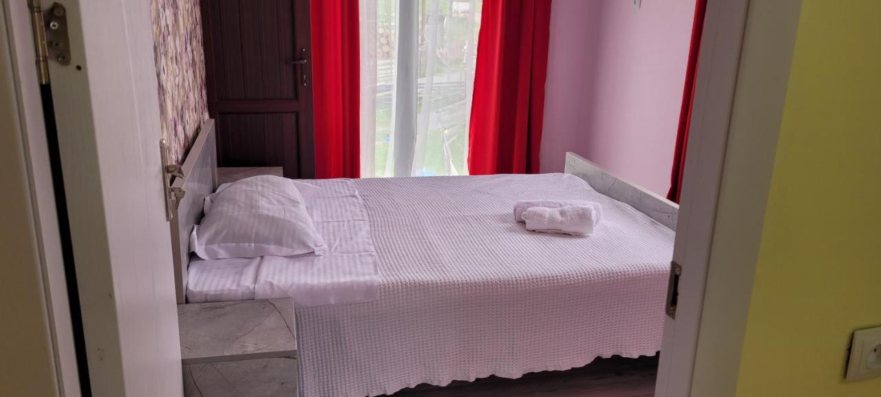 Guest House Guli Mestia Bagian luar foto