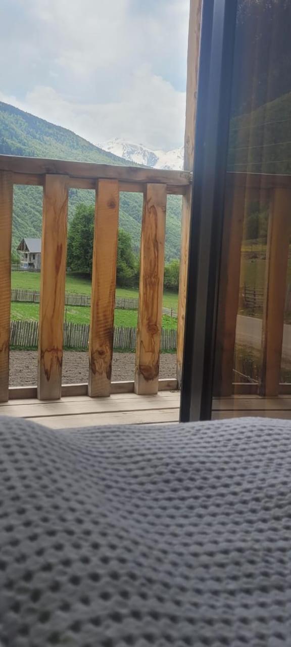 Guest House Guli Mestia Bagian luar foto