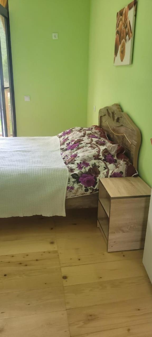 Guest House Guli Mestia Bagian luar foto