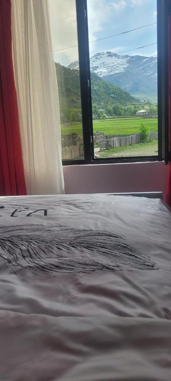 Guest House Guli Mestia Bagian luar foto