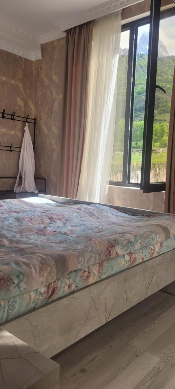 Guest House Guli Mestia Ruang foto